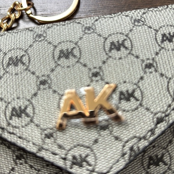 Ann Klein Key Chain wallet/ID/card holder,snap flap top,polyurethane 4.5x3 - Picture 8 of 11